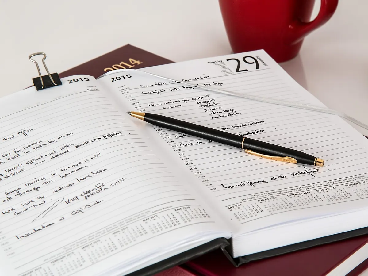 Planner Journal or Traditional Diary? A Side-by-Side Comparison